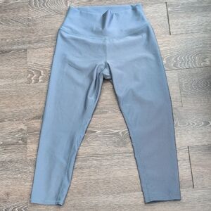 Alo High-Waisted Airbrush Capri Size Large NWOT